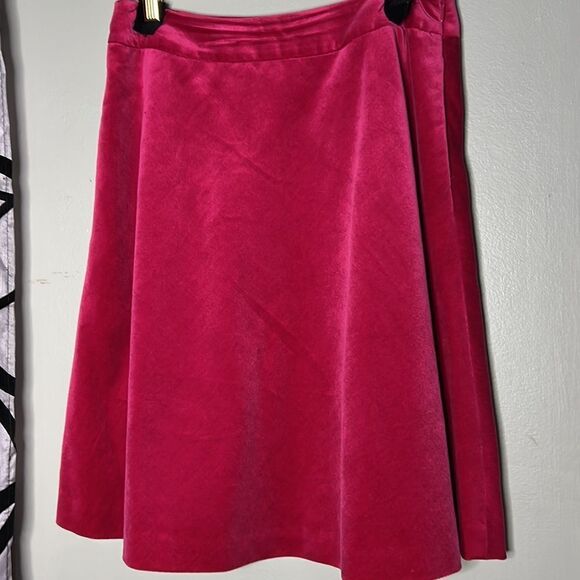 Kenneth Cole, New York, fuchsia velour A-line skirt, size 2 - Picture 2 of 9